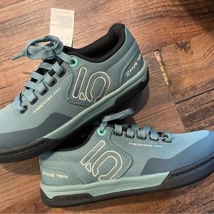 FIVE TEN FREERIDER PRO MOUNTAIN BIKE SHOES / Womens / size 7